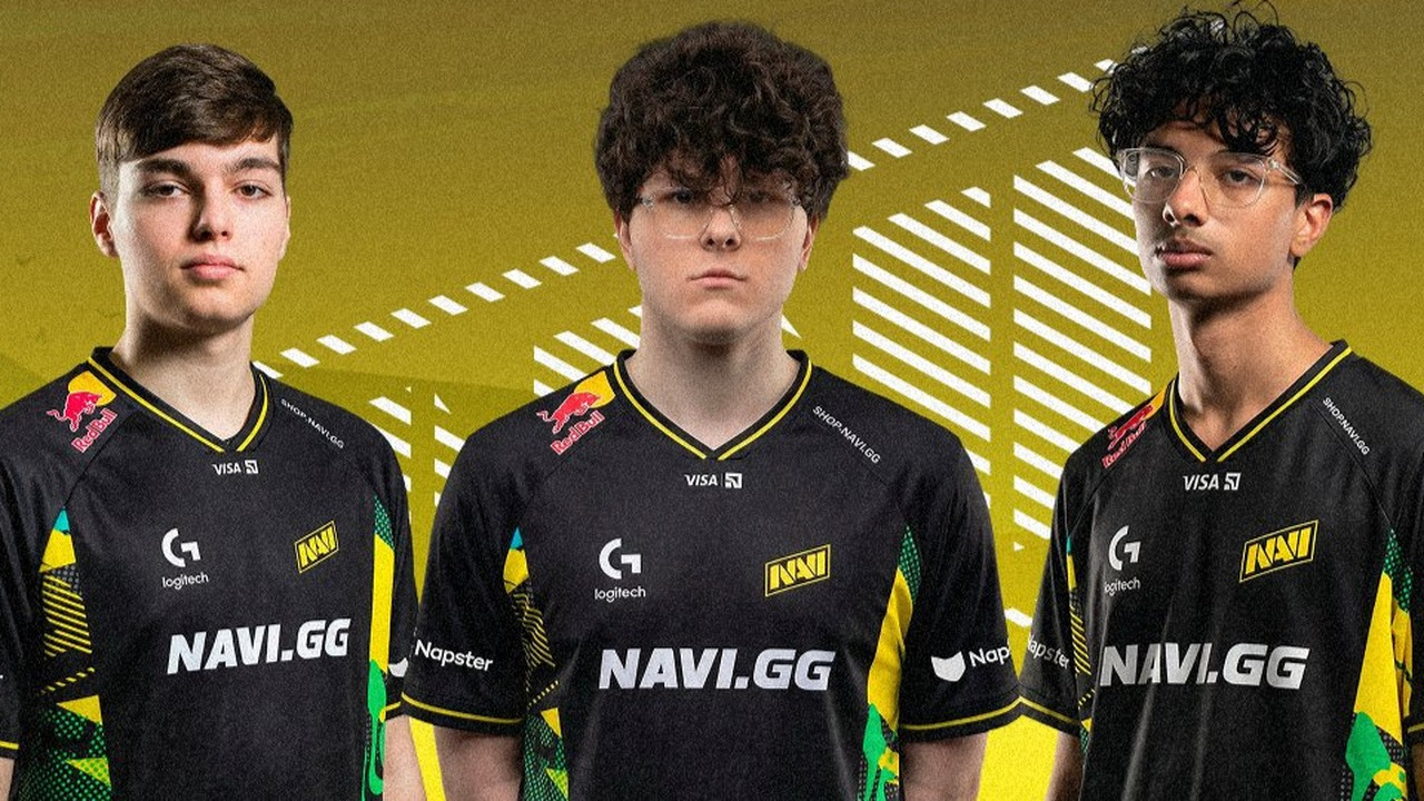 Three NAVI Brawl Stars players pose together