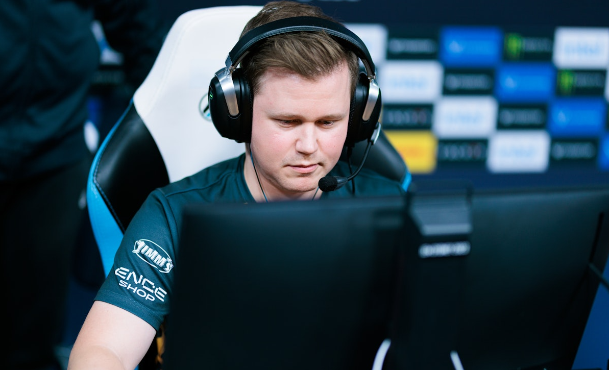 Snappi Admits NIP Inconsistency Ahead of Astralis Elimination Match at EWC 2026