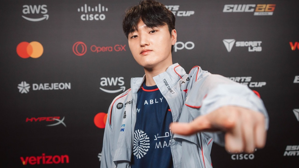 T1 beat Gen.G in two games in the LCK Legend Group