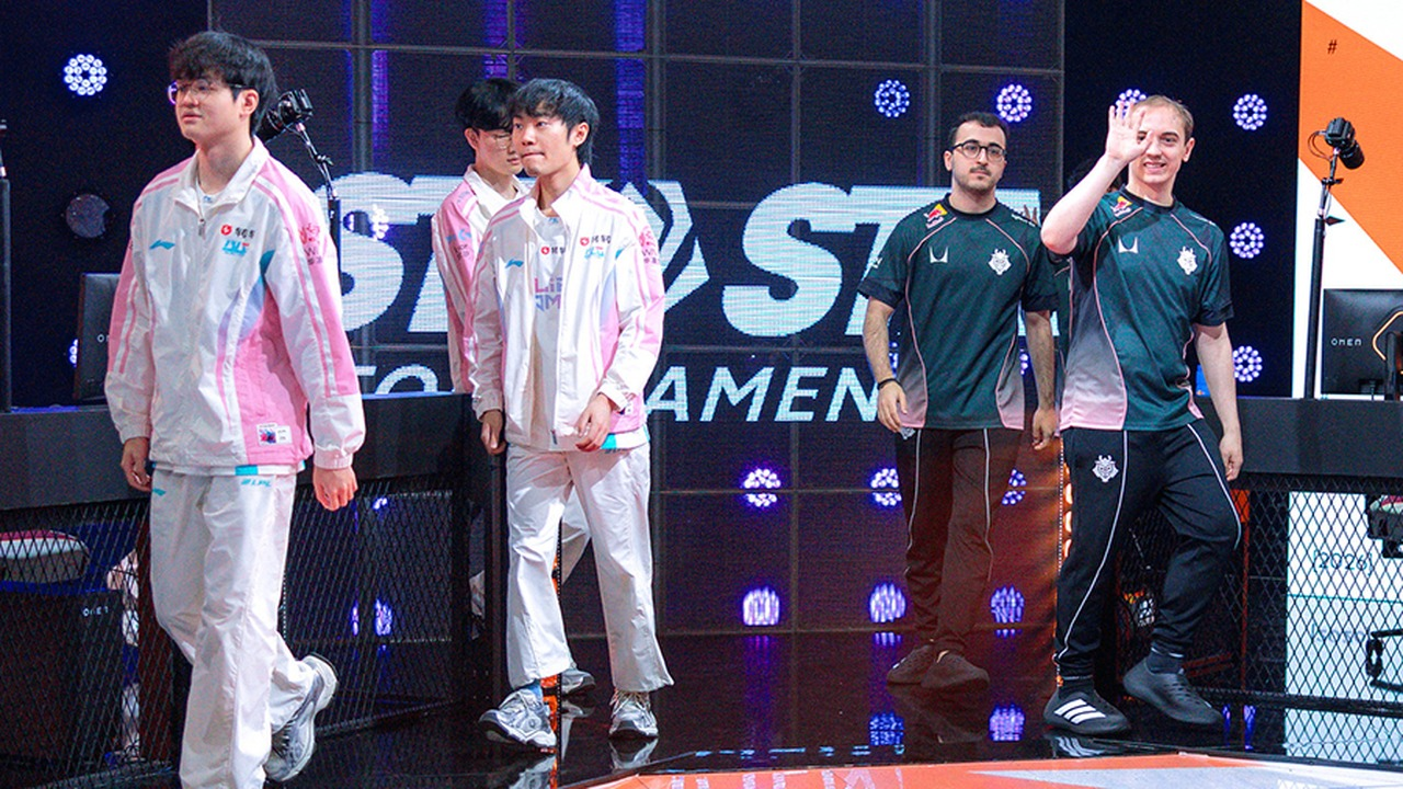 Bilibili Gaming players walk onto the First Stand stage