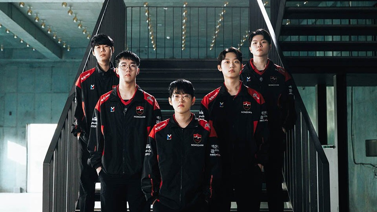 Nongshim RedForce players stand together in team jackets