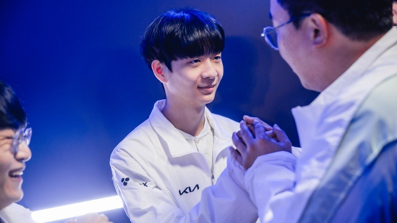 League of Legends players greet each other after an LCK match