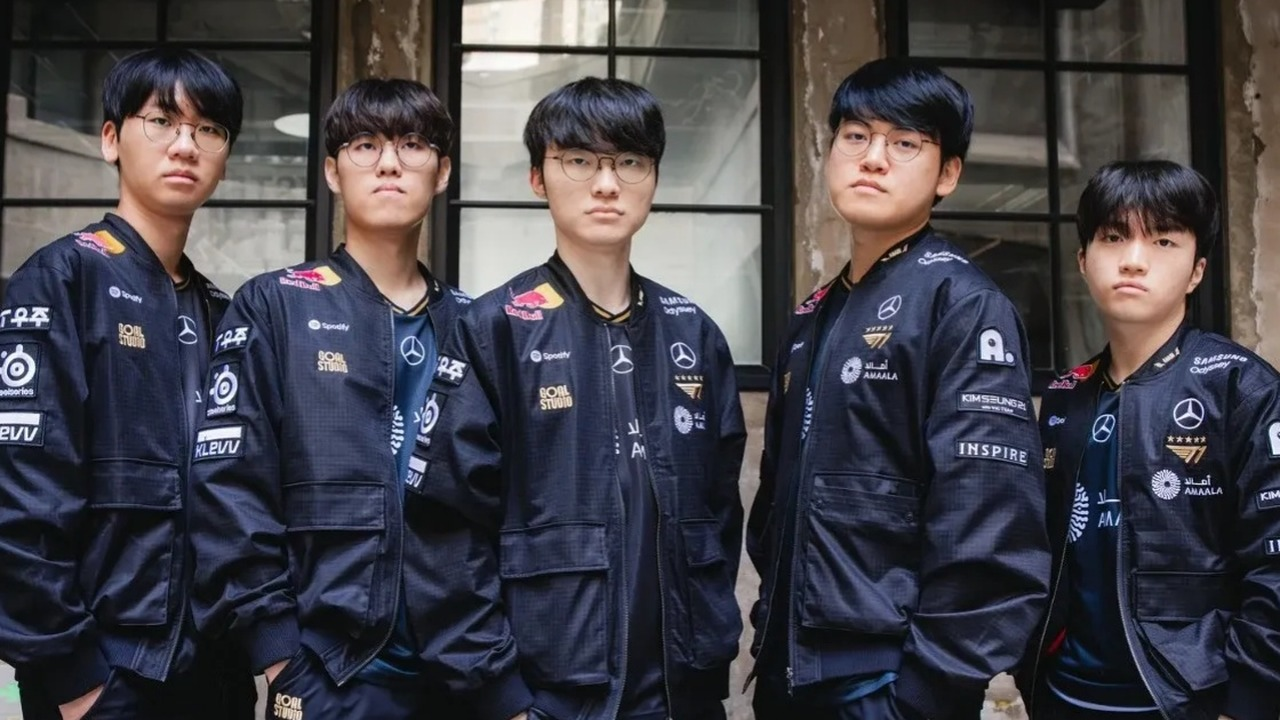 T1 players pose in team clothing