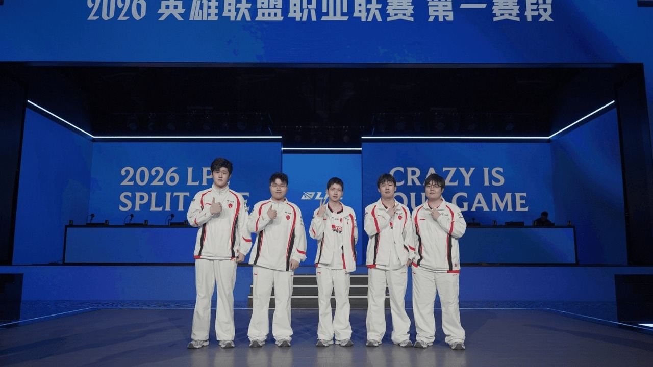 Top Esports players stand together on the LPL stage