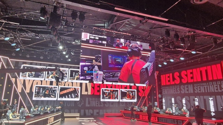Sentinels beat FlyQuest 2-0 in the LCS