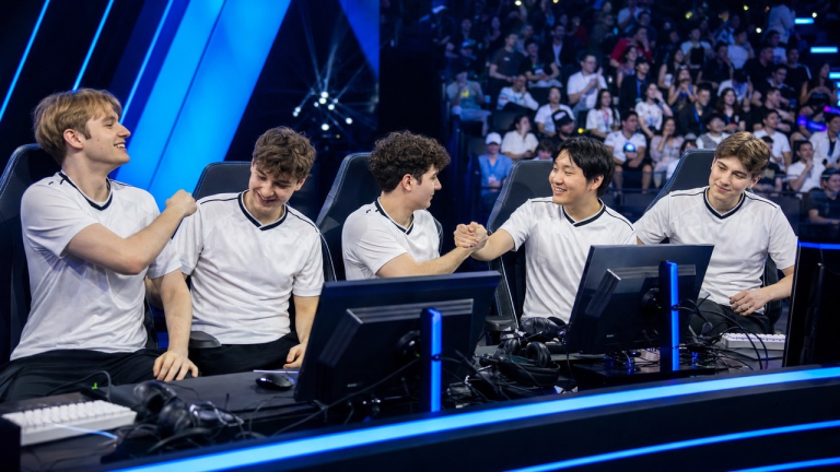 Shifters end their losing run with a clean 2-0 over Team Heretics