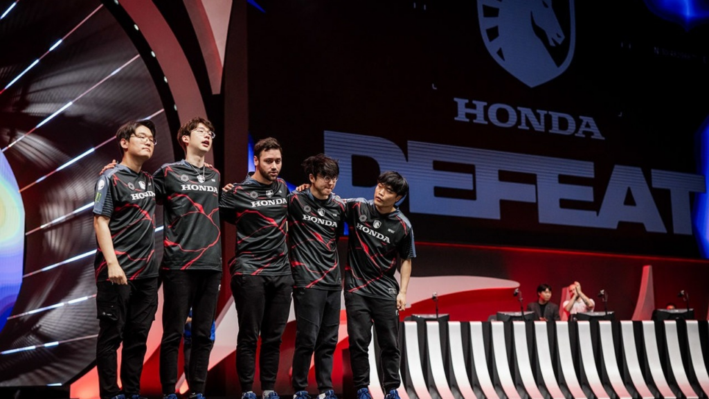 Team Liquid одержала победу над FlyQuest в двух быстрых играх.