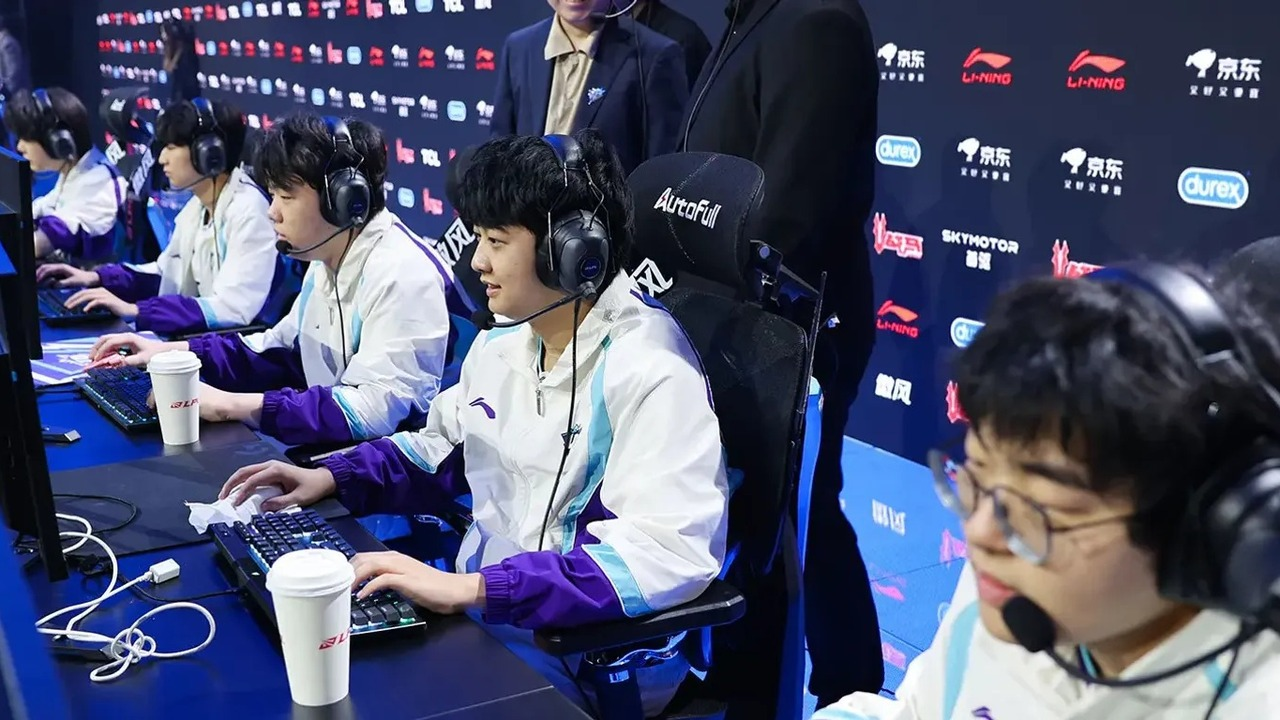 LGD Gaming players appear before an LPL match