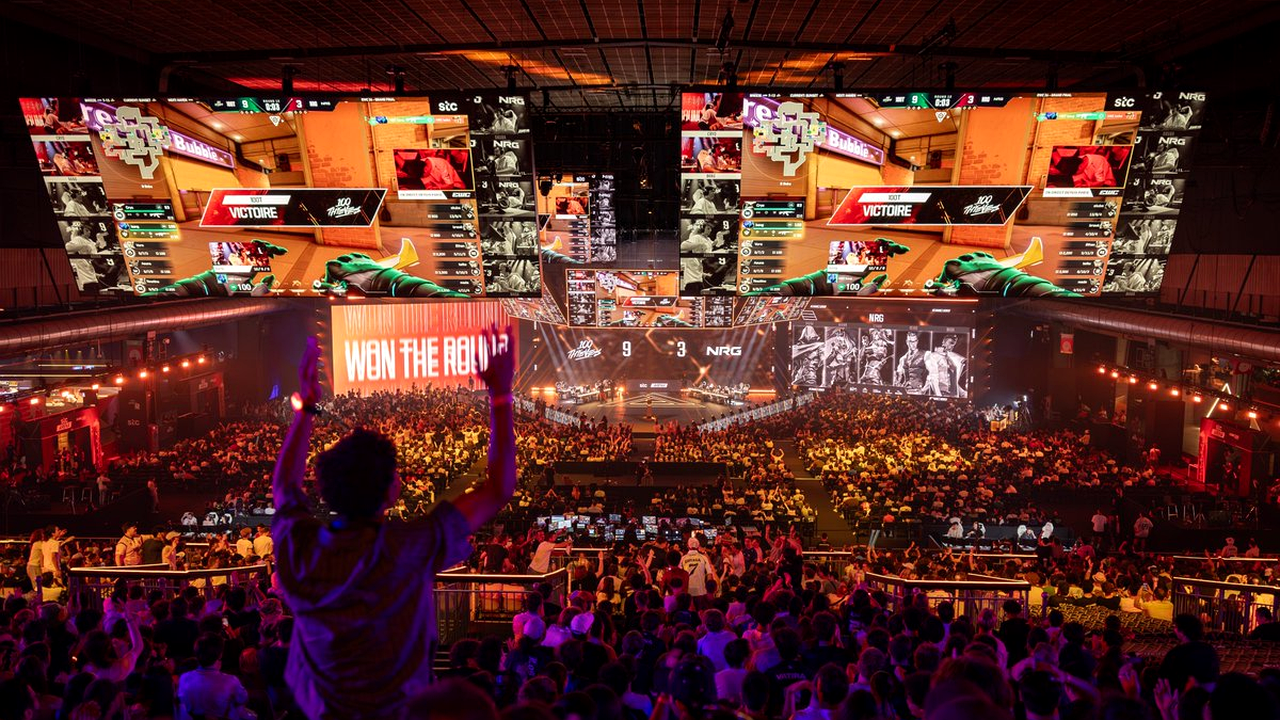 Full arena in Paris before the EWC 26 VALORANT grand final