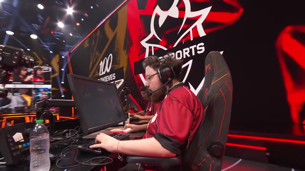 G2 player waits for the series against 100 Thieves