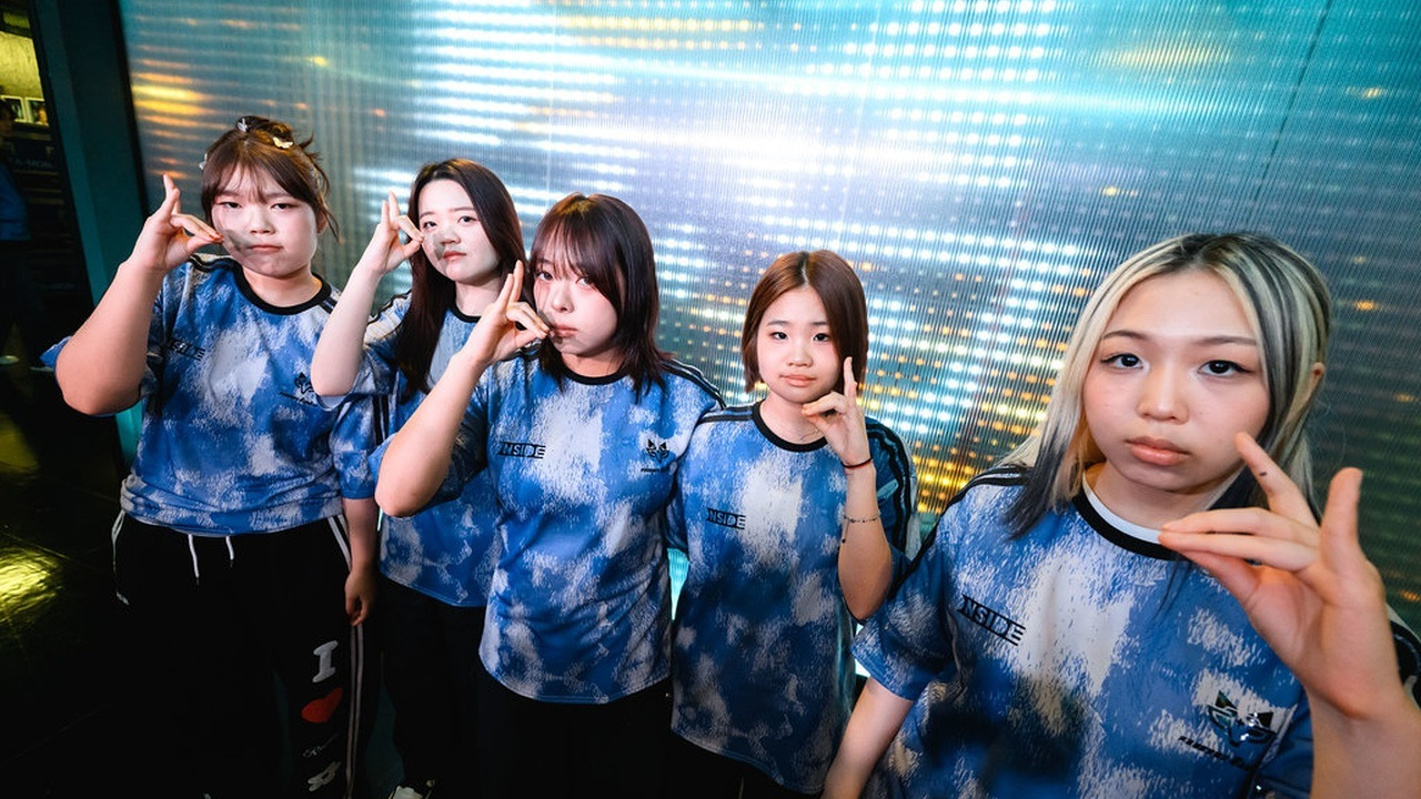 Ninetails players pose together at a Game Changers event