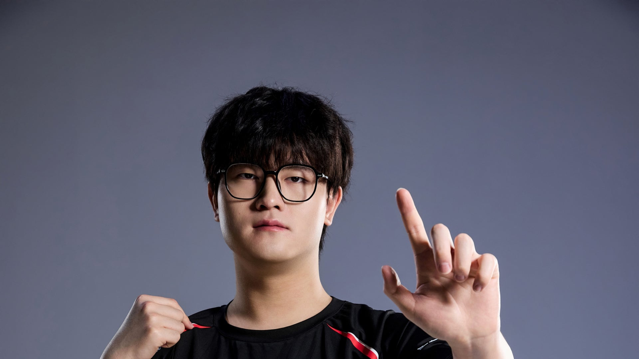 zhe in JDG's official 2026 Valorant team portrait