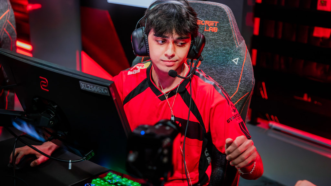 VCT Americas player at his desk during a match
