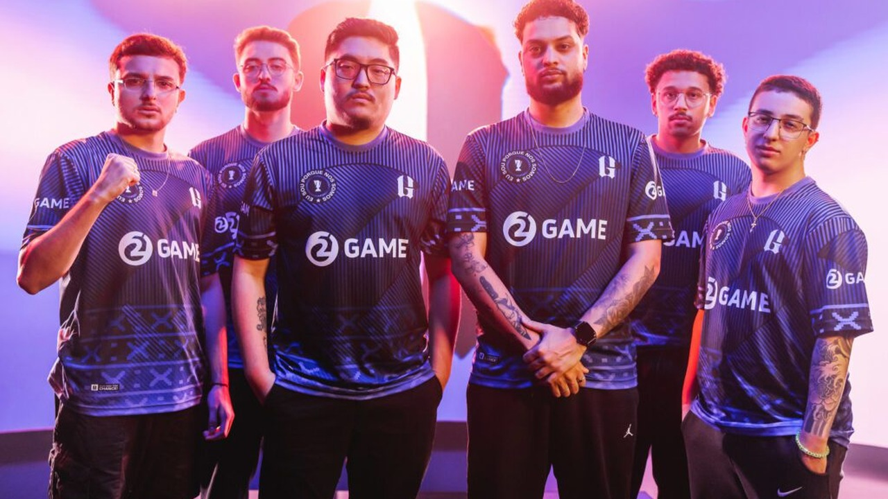 The 2Game Esports Valorant roster poses together
