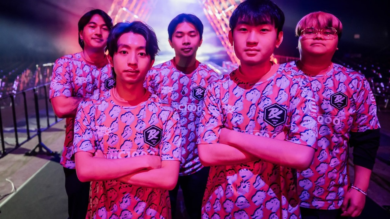 Paper Rex Valorant players stand together at a live event