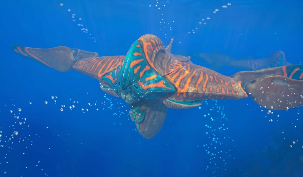 Deepwing Queen swimming