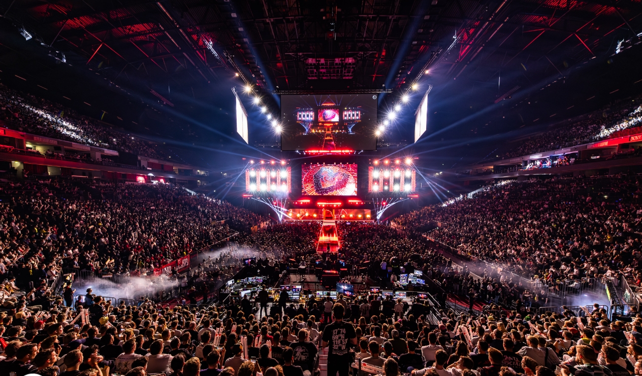 Packed arena and IEM Cologne stage during a Counter-Strike 2 tournament