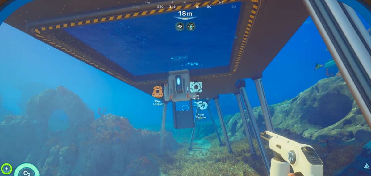 Base navigation underwater scanner