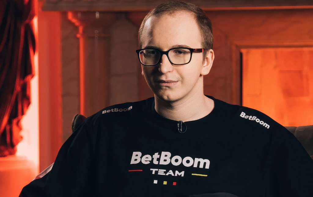 Save BetBoom team jersey