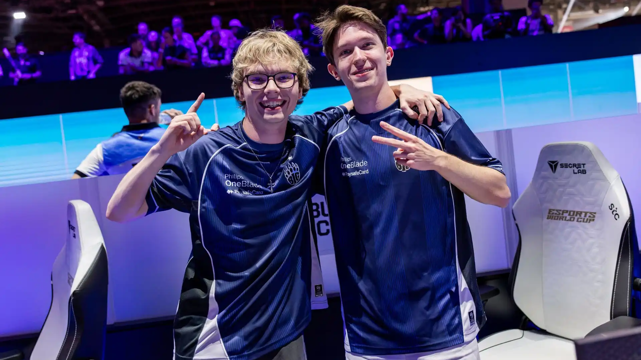 The BIG Fortnite duo stands together after the competition