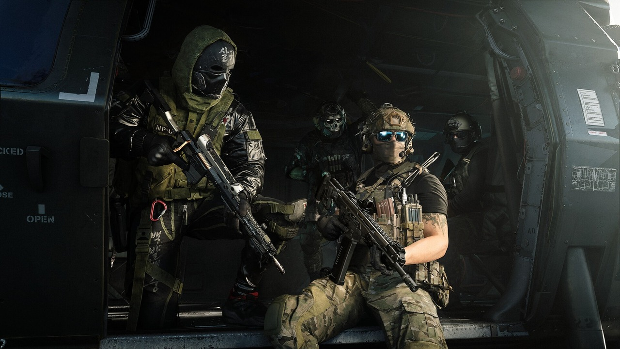 A Modern Warfare 4 squad moves through a multiplayer map